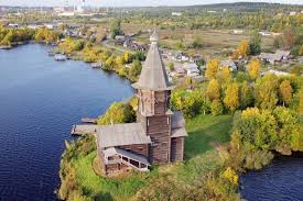 «Единая Россия» установила памятник из пластика