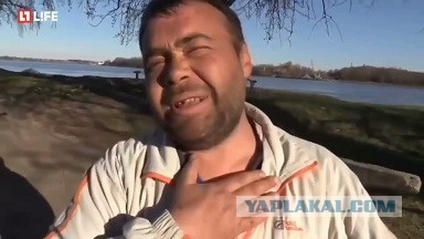 Прохожий заступился за девушку