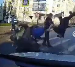 Байкер сбил пешехода.