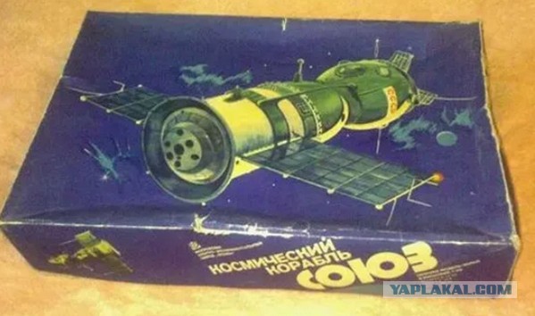Роскосмос показал макеты космической обсерватории «Спектр-РГ» и Российской орбитальной станции
