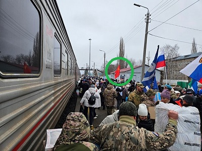Сотни людей принесли подарки к поезду для раненых участников СВО.  Стерлитамак. Башкирия.