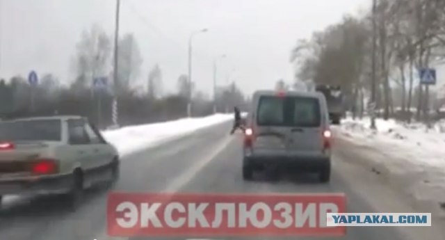 Под Петербургом лихач сбил мать с ребенком