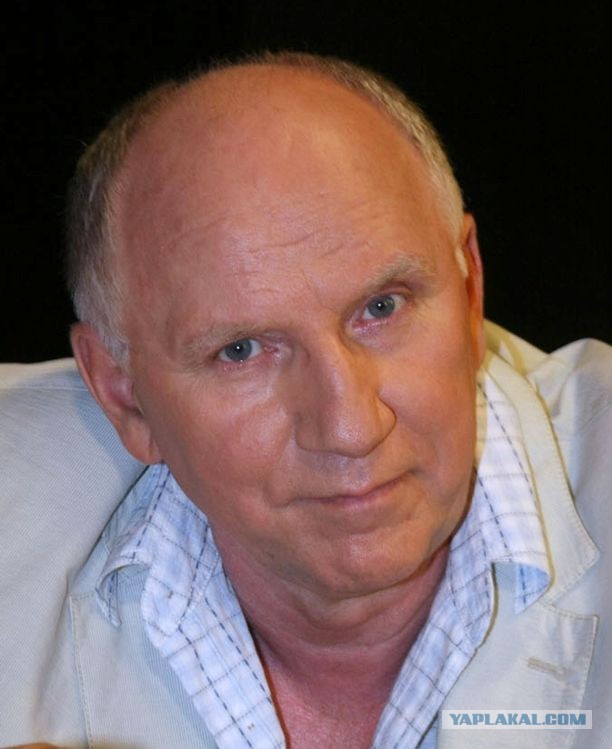 Василий Уткин назвал россиян, подписавших петицию о роспуске сборной, идиотами