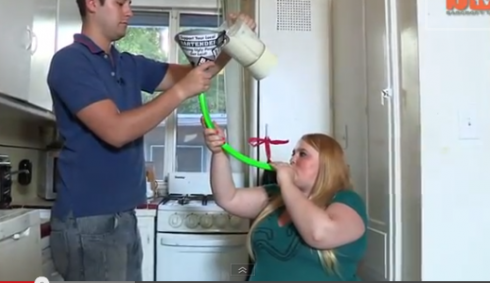 Отучим девушек курить!