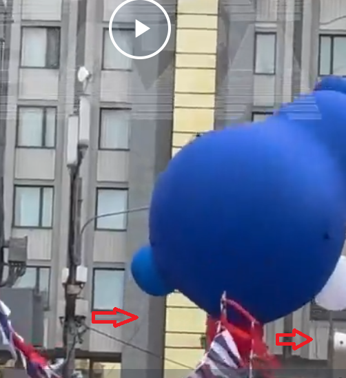 Олимпийский мишка не смог улететь во время спортивного фестиваля в Москве