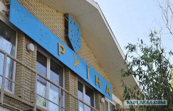 Политические плакаты