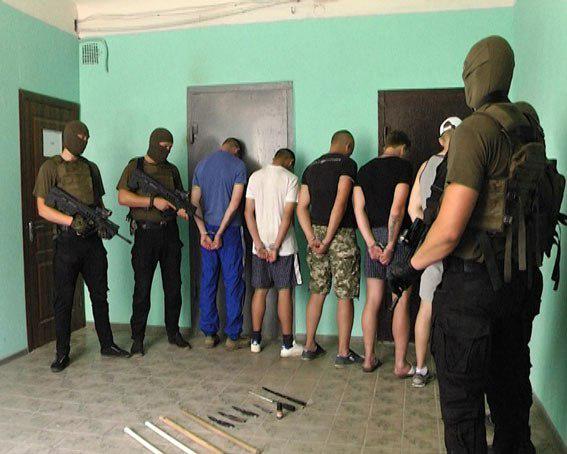 А Харьков то трясет