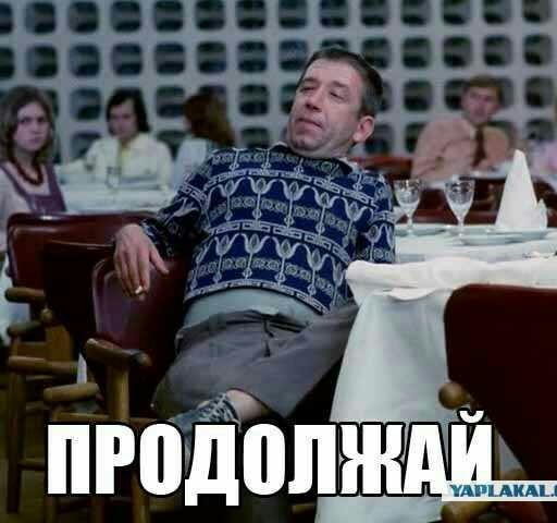 Маленькая азиатская барабанщица
