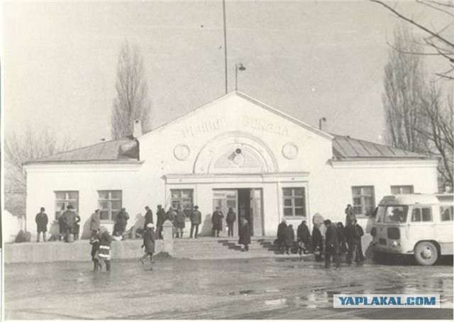 Холивар про "культурный слой" и "закопанные дома".