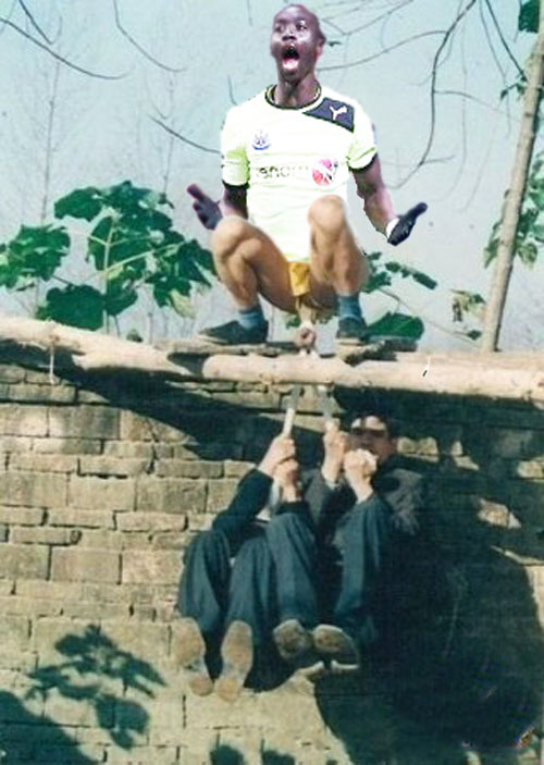 Фотожаба: Футболист на шесте