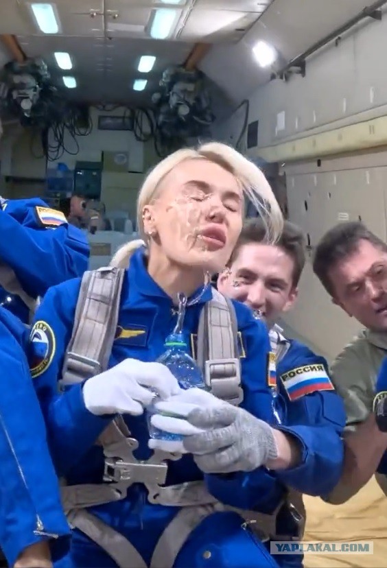 В невесомости