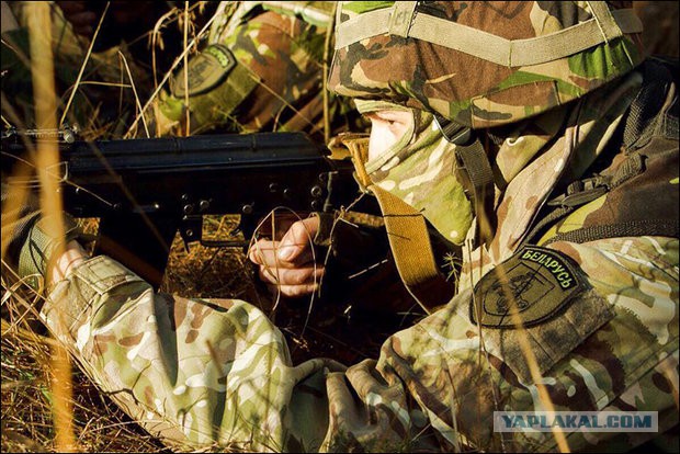 Украина выдает белорусским оппам военные билеты