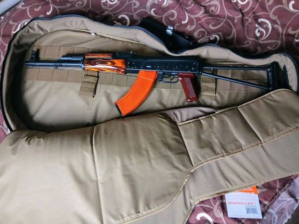 С 2019 года в России вводится обязательная маркировка одежды, обуви, духов, постельного белья, автомобильных шин и фотоаппаратов