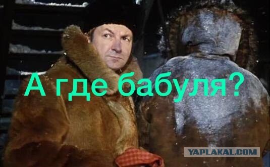 Автомобиль пенсионерки на скорости влетел в дом