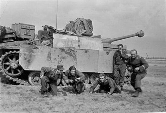 StuG III под кличкой "Гадюка", самая массовая в производстве с которой пришлось встретиться нашим дедам.