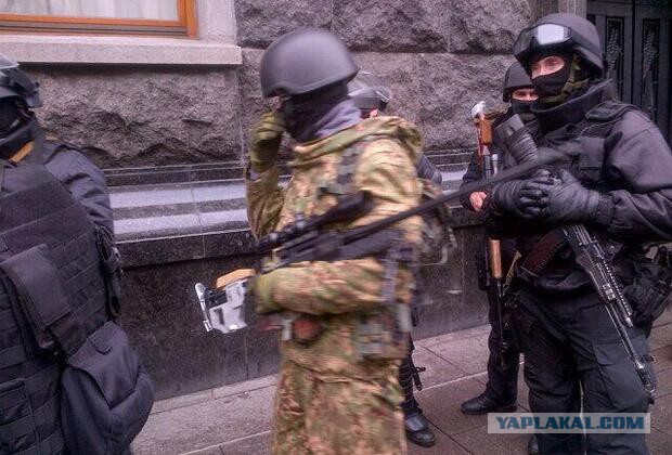 Беркуту выдали боевое оружие?