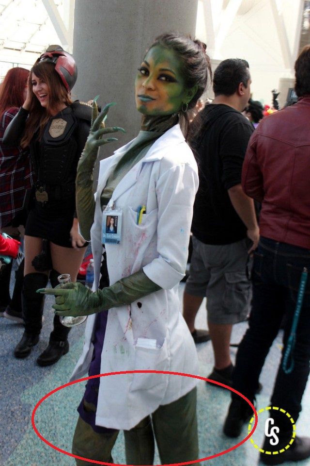 Девушки на фестивале косплея WonderCon 2016