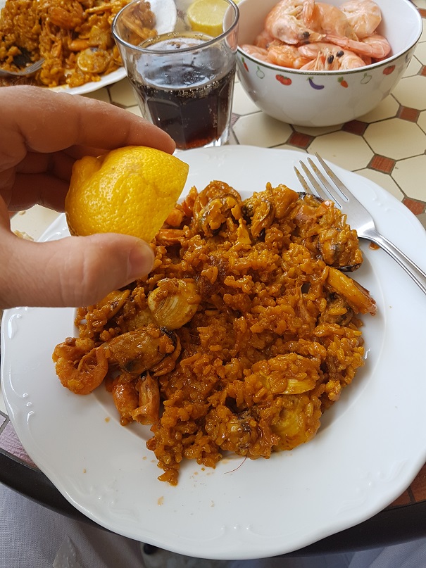 Настоящая Испания изнутри: как готовят паэлью из морепродуктов сами испанцы