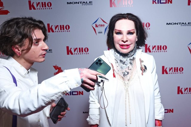 Помню эту песню я в классе запел и меня математичка из класса выгнала