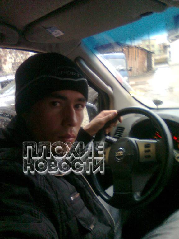 В Дзержинске водитель Камаза пытался разрушить здание полиции — управляя манипулятором, он ударил по нему бетонным блоком