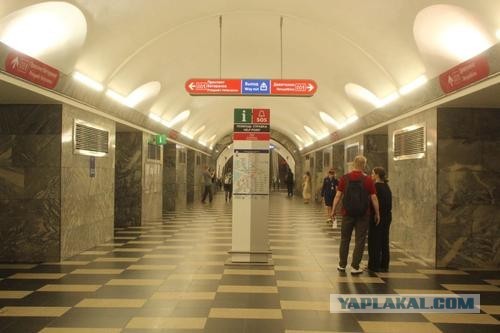 Подземные дворцы вместо «дыр в земле»: чем московское метро шокирует иностранцев?