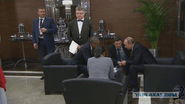 Видео с политиками, но не о политике