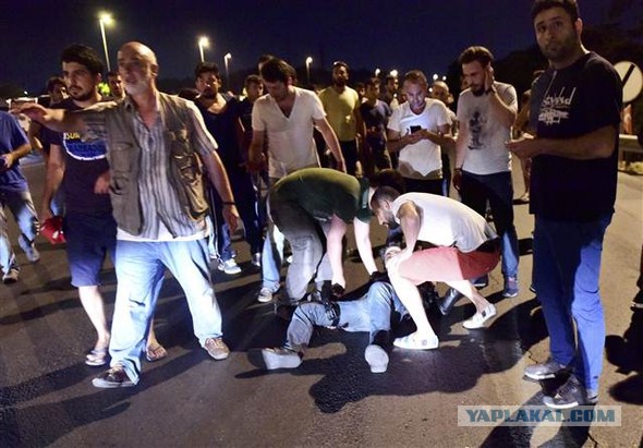 Фоторепортаж: переворот в Турции - хроника событий