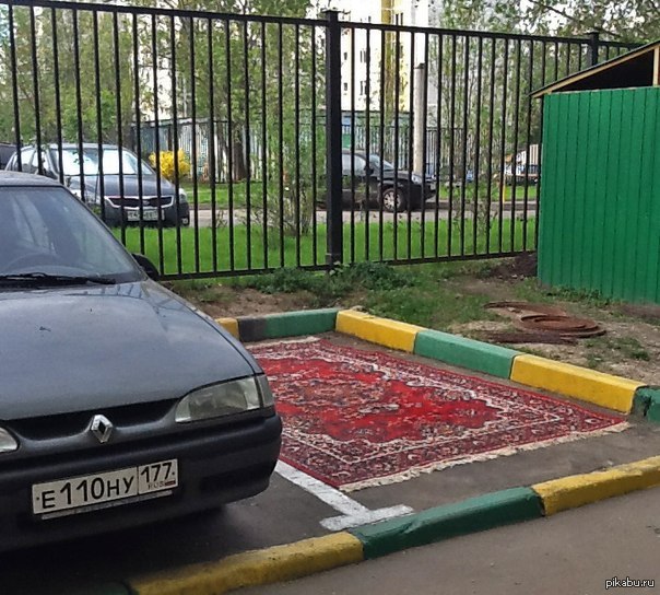 Зачем на Кавказе крыши свадебных лимузинов сверху украшают коврами