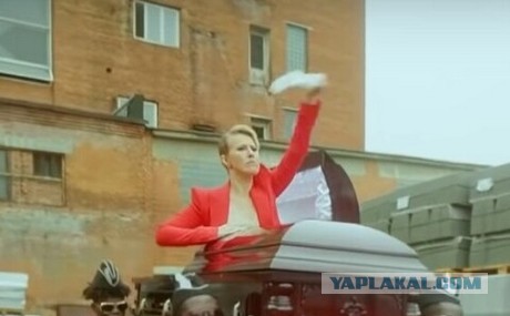 Любопытная туристка застряла в гробнице на Кипре