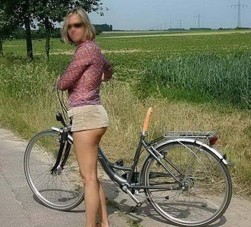 Девушка и велосипед