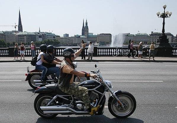 Парад Harley Davidson в Гамбурге
