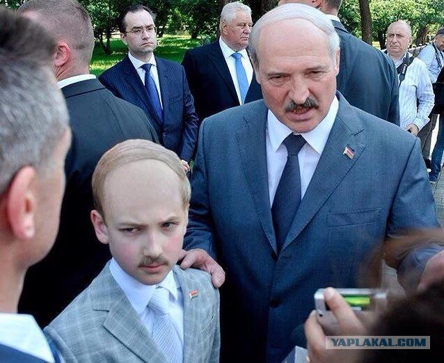 Лукашенко без усов