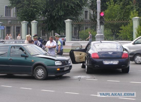 Гольф Vs Бентли (3 фото)