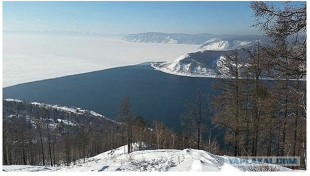 Tрубы, качающие воду Байкала