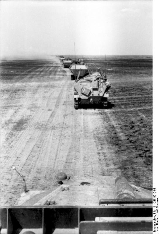1942 год в 60 фотографиях
