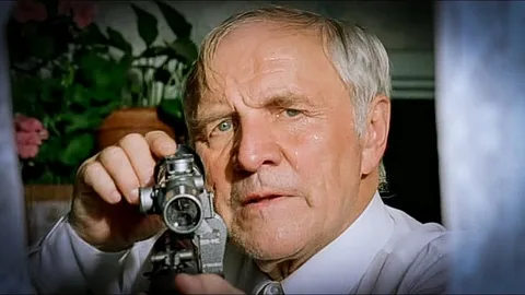 Питер: таджик диктует условия местным жителям "Пасха харам!"