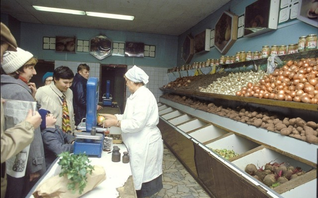 Фотохроника "загнивающего совка". Часть 9