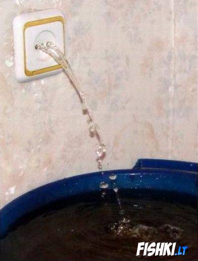 В хрущёвке по газовым трубам подали... воду