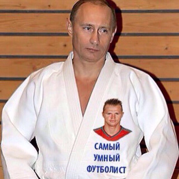Дмитрий Тарасов после матча с «Фенербахче» показал футболку с Путиным
