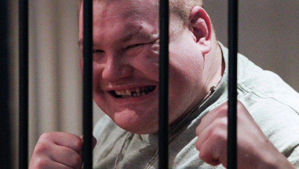 В Санкт-Петербурге 11 проституток и их клиентов выгнали обнажёнными на улицу