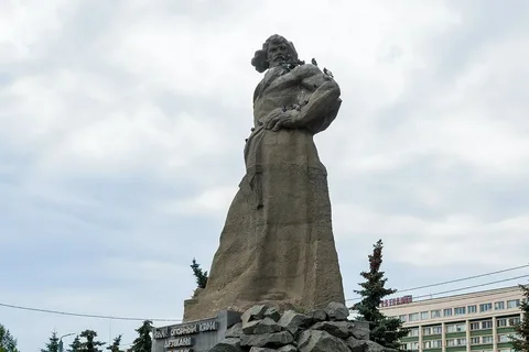 Уникальное сооружение Челябинска: торговый центр с "парящим" куполом