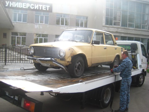 Не умеешь тормозить, на садись за руль!