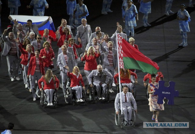 Белорусские спортсмены пронесли российский флаг на церемонии открытия паралимпиады