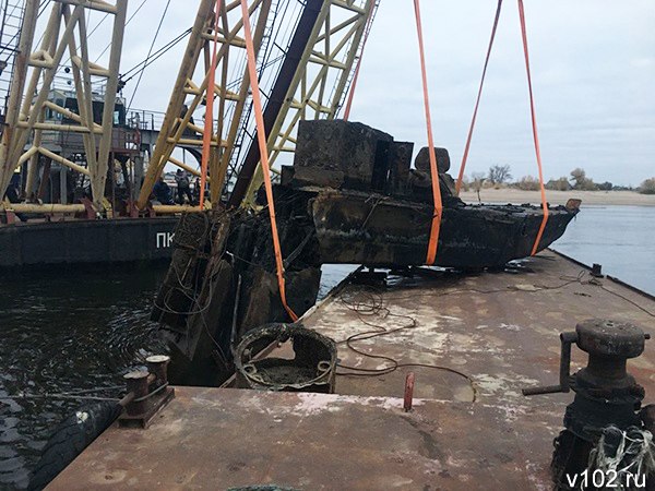 На борту поднятого бронекатера БК-31 найдено большое количество оружия
