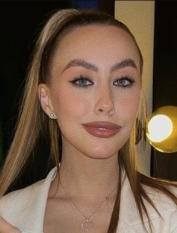 17-летняя дочь 49-летней Даны Борисовой сделала несколько пластических операций. Мама подарила пластику всего тела на 18-тие