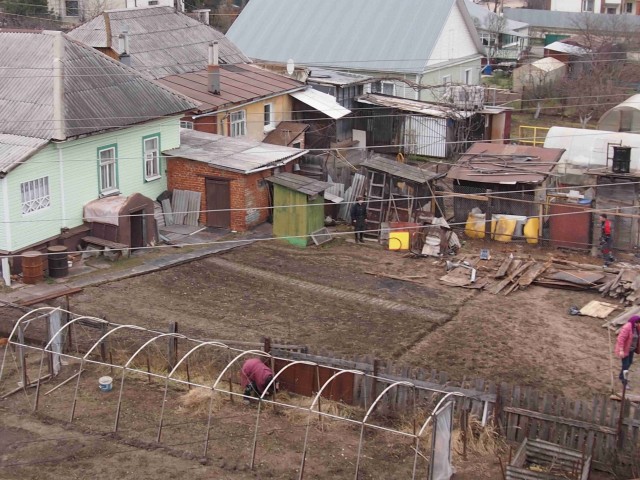Давайте фото у кого какой вид из окна на оживленные улицы городов в настоящий момент