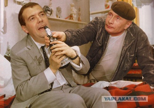 Путин и Медведев смотрят футбол в Сочи