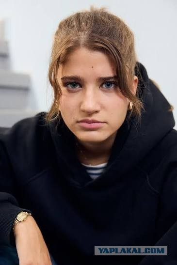 Фанаты сделали татуировки в честь модели OnlyFans Луны Винтер