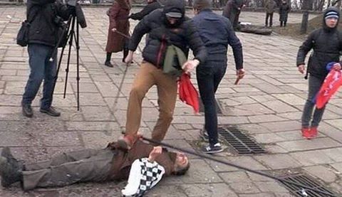 Демонтаж памятника Ленину в Запорожье