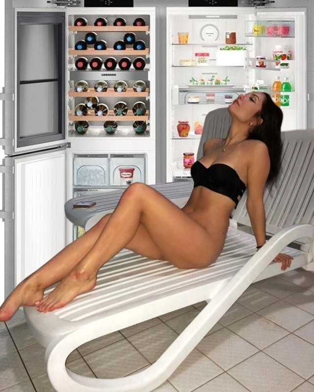 "Ну кто так холодильник ставит?!" Девушка из Минска сделала фото в красивом белье, но всех привлек холодильник